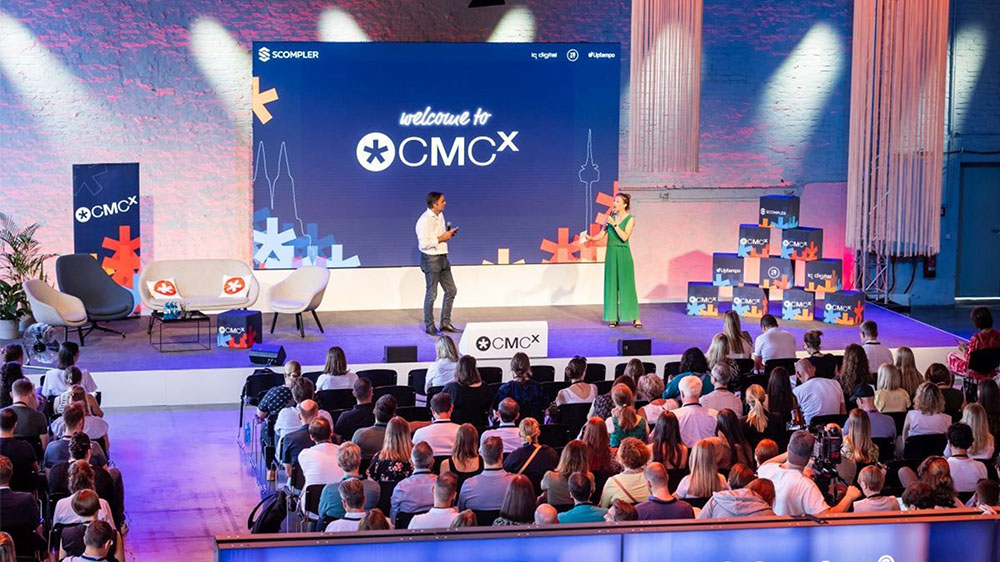 Vortrag auf der CMCX vor Publikum, Event für Content Marketing, Social Media und strategische Markenkommunikation